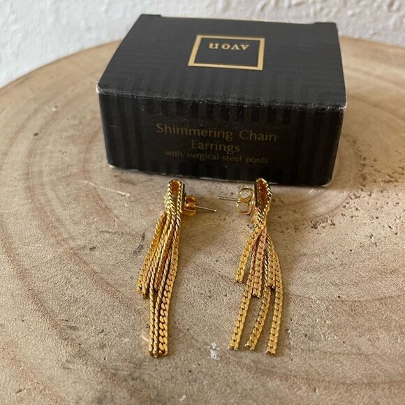 Avon Shimmering Chain Earrings - Picture 1 of 4